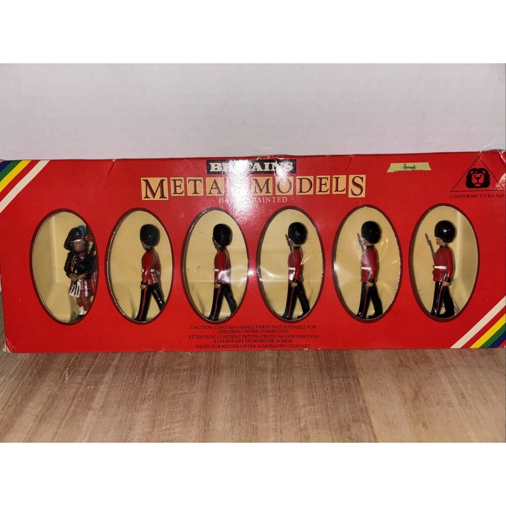 Vintage Britains Metal Models “Scots Guards Piper And 5 Marching ” 7238 (1982)
